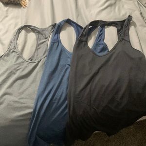 Workout tanks, set of 3